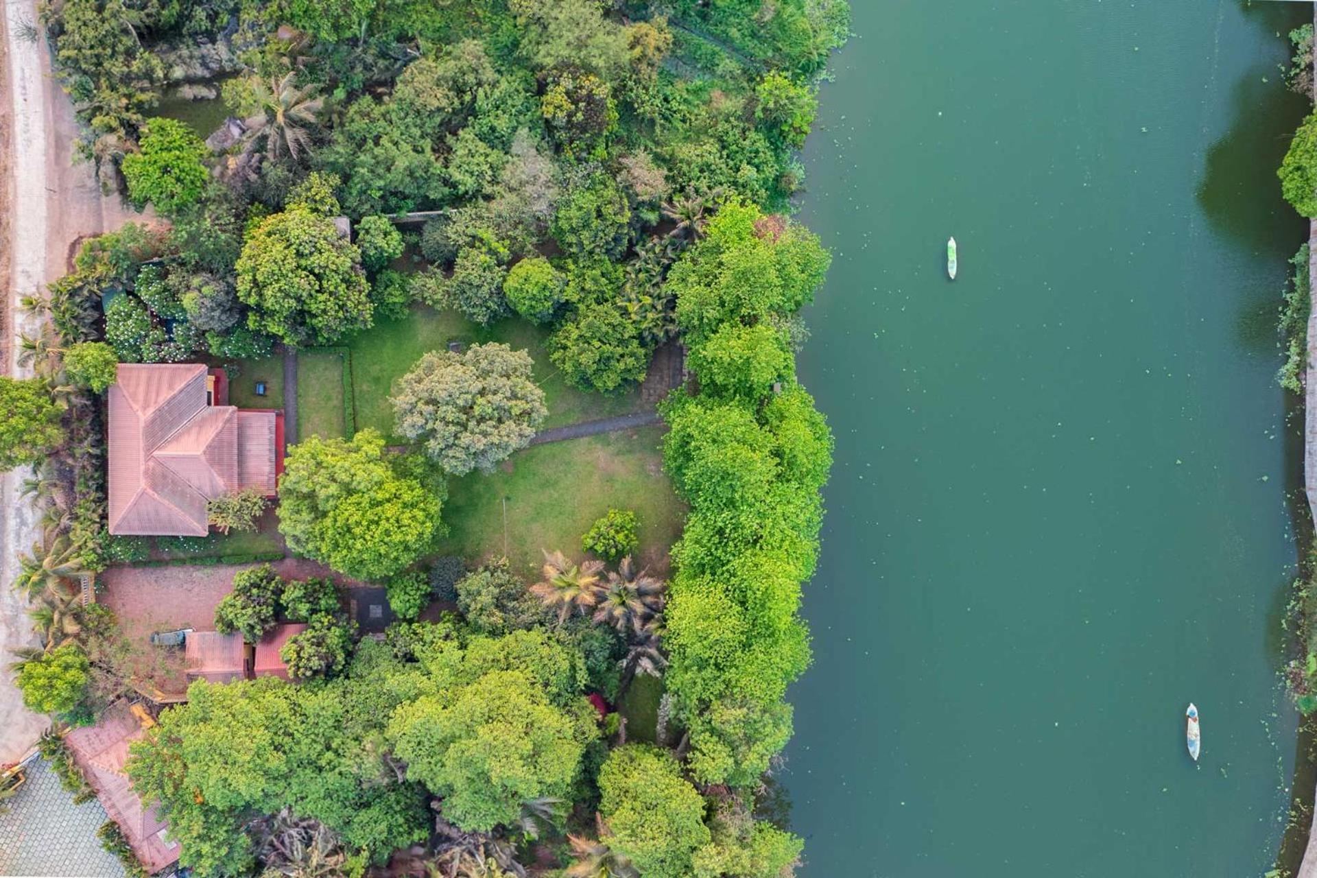 Vintage Estate - Lakeside Allure With Vintage Decor,A Plunge Pool & A Lawn Featuring A Charming Gazebo Karjat Esterno foto