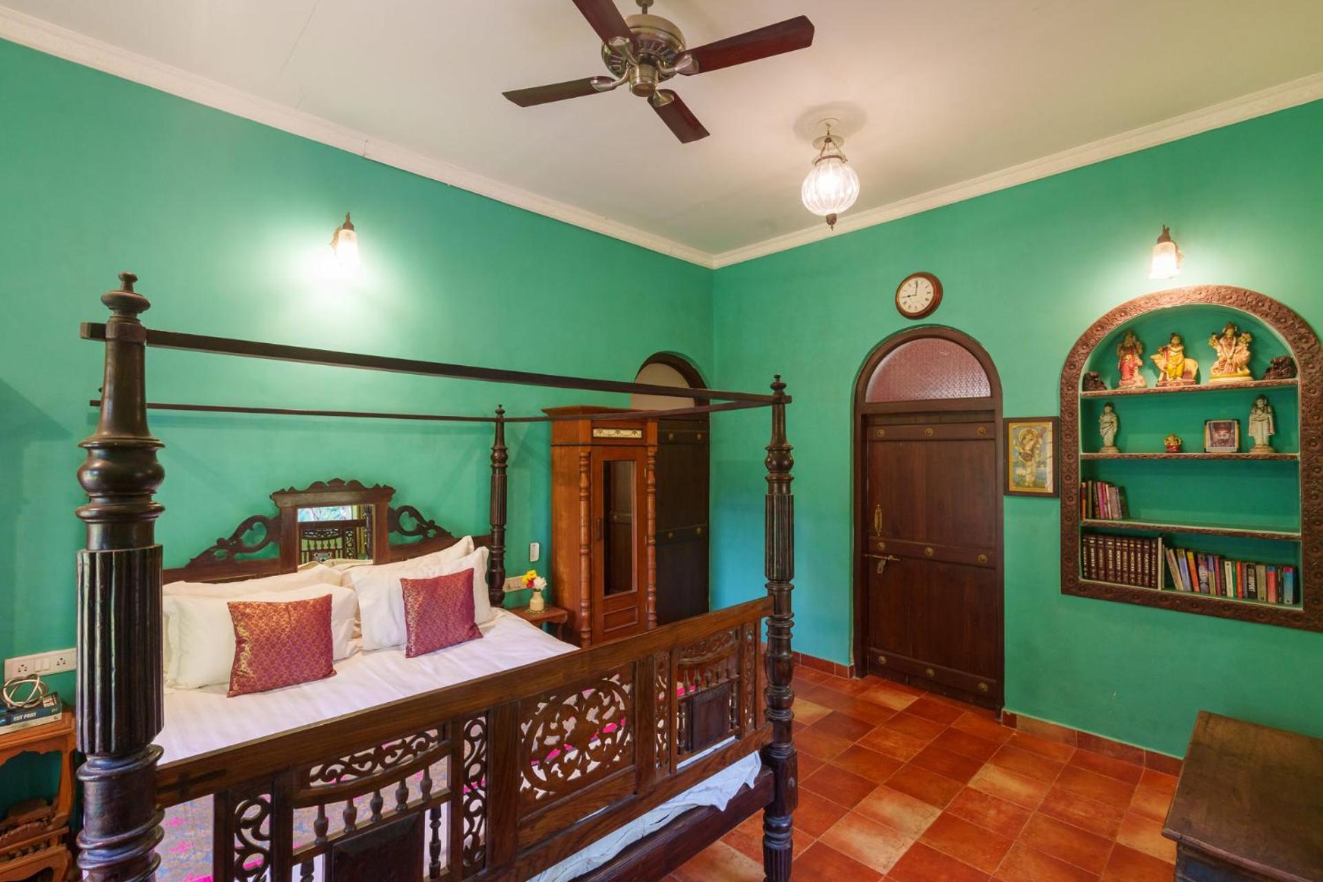 Vintage Estate - Lakeside Allure With Vintage Decor,A Plunge Pool & A Lawn Featuring A Charming Gazebo Karjat Esterno foto