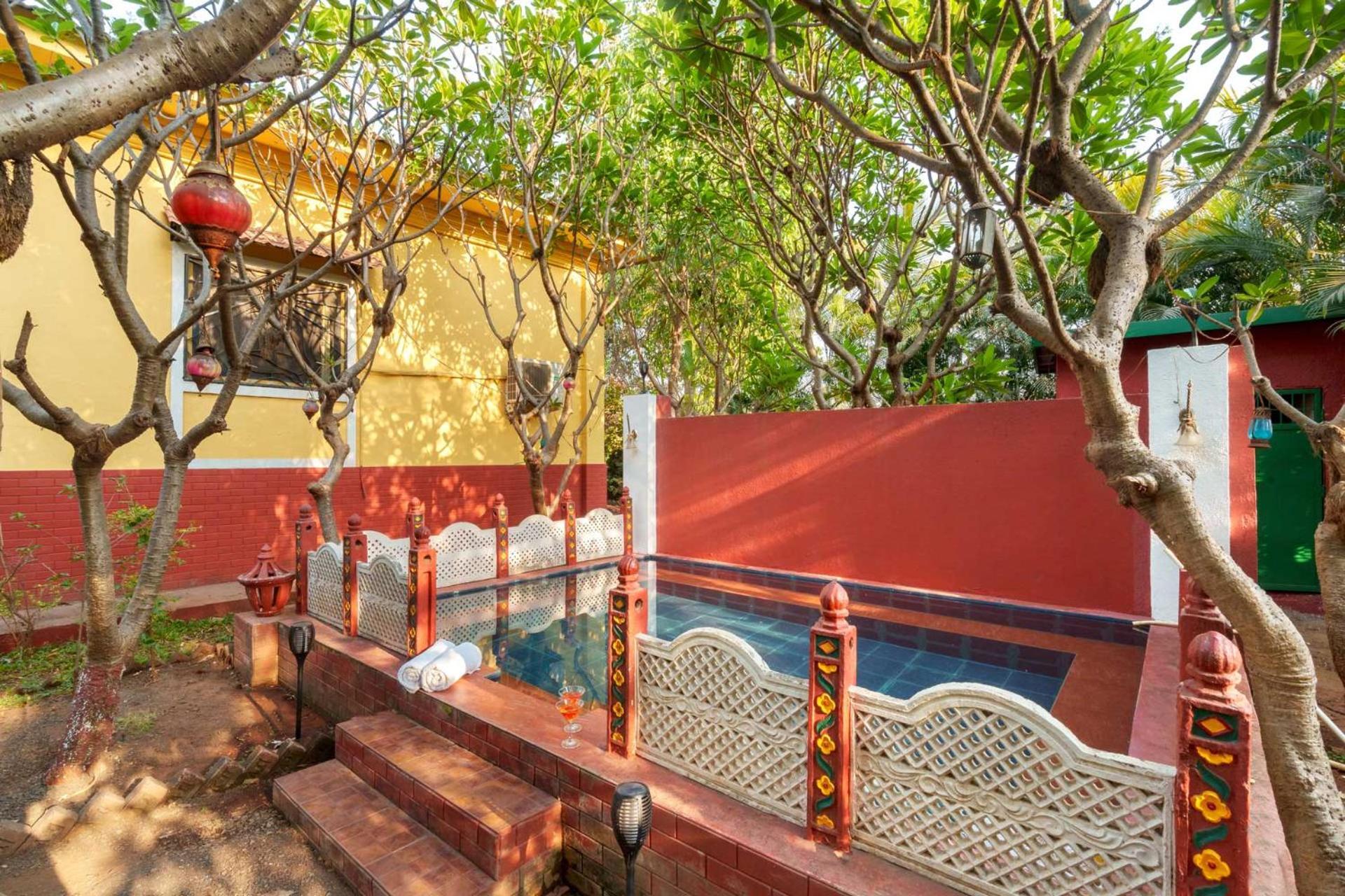 Vintage Estate - Lakeside Allure With Vintage Decor,A Plunge Pool & A Lawn Featuring A Charming Gazebo Karjat Esterno foto
